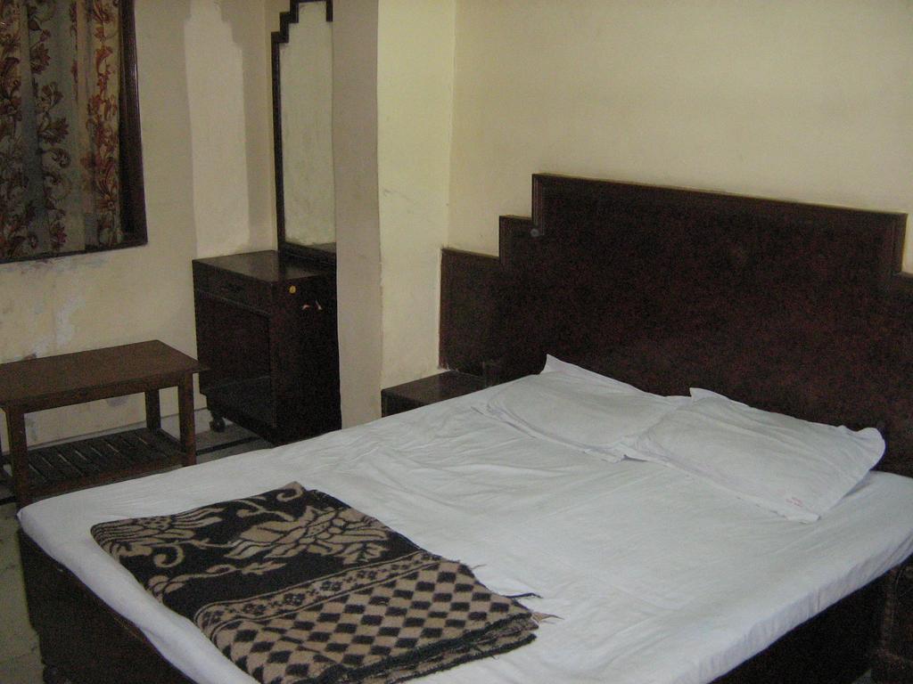 Hotel S P นิวเดลี ภายนอก รูปภาพ