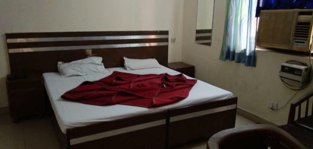 Hotel S P นิวเดลี ภายนอก รูปภาพ