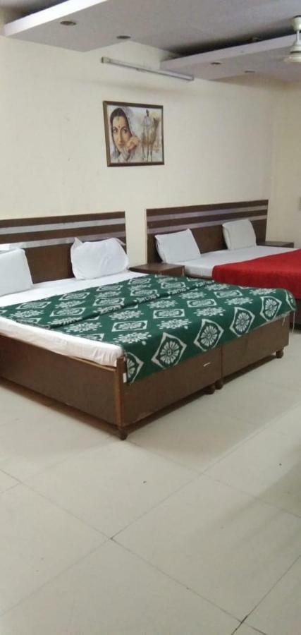 Hotel S P นิวเดลี ภายนอก รูปภาพ